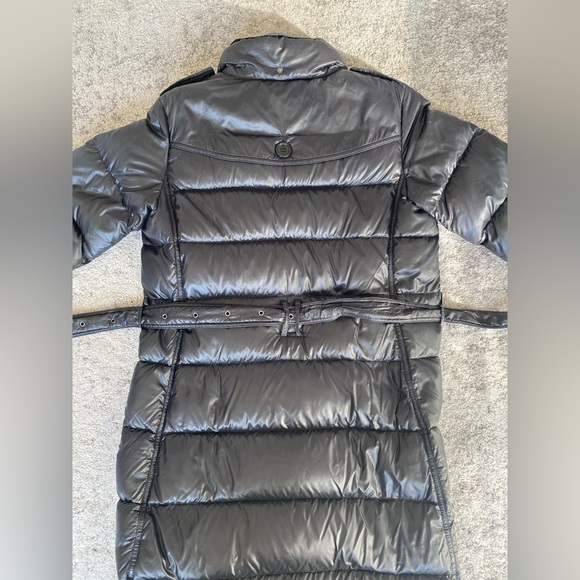 Woman's BURBERRY Lightweight Down Puffer Coat - Picture 2 of 9